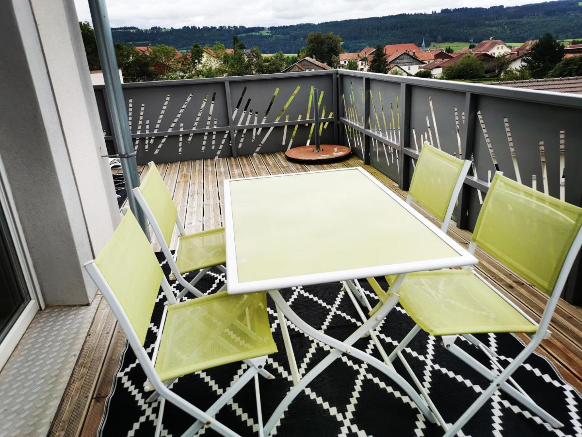 Superbe Appartement Neuf Avec Terrasse Orchamps-Vennes Dış mekan fotoğraf